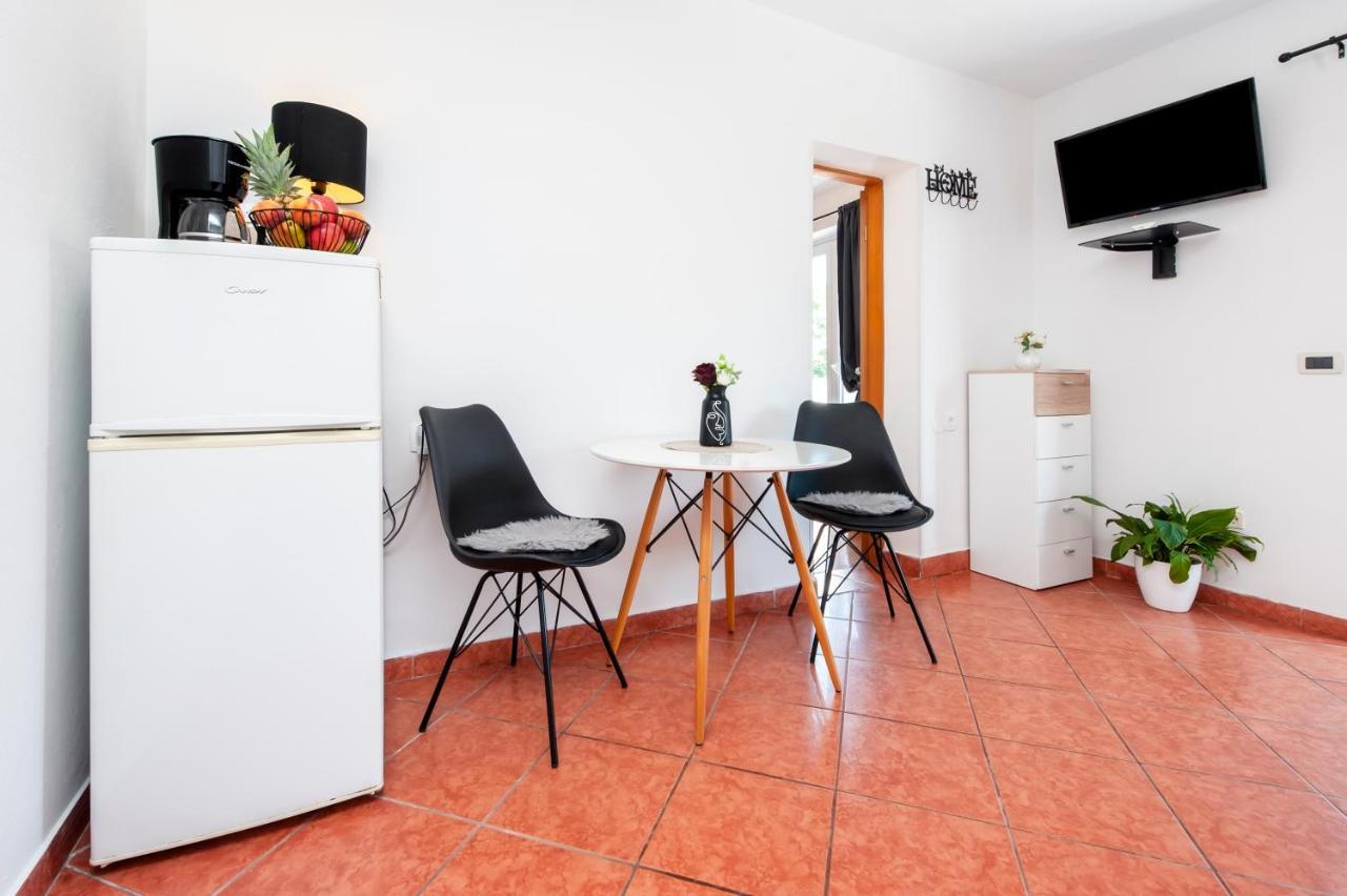 Apartment Biggy Ровинь Экстерьер фото